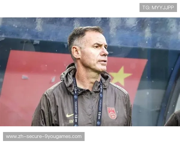 国足主帅战术安排不断调整，2021年国足主帅